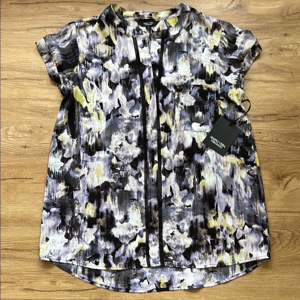 NWT Simply Vera Medium Button Up Blouse